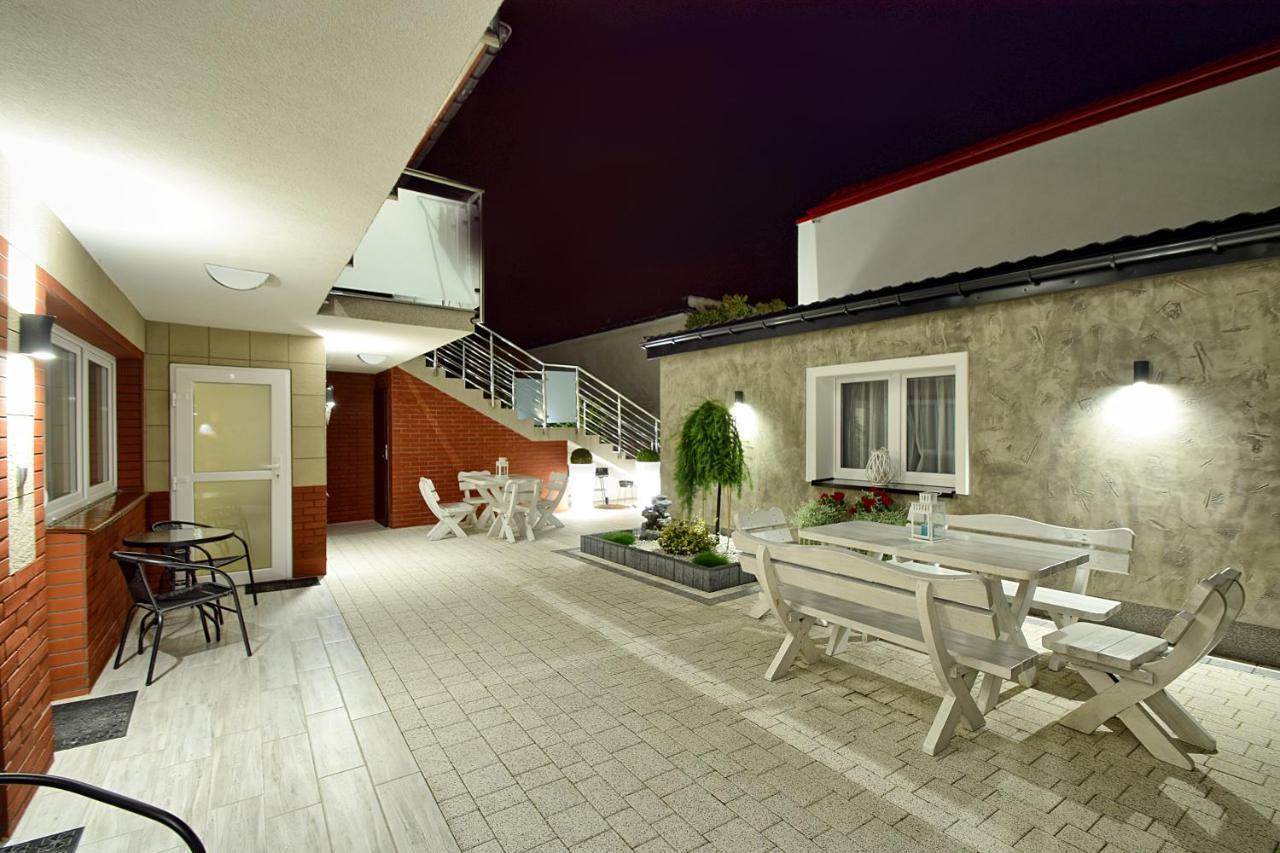 Pokoje Goscinne Zborowski & Wnuki Dzwirzyno Exterior photo