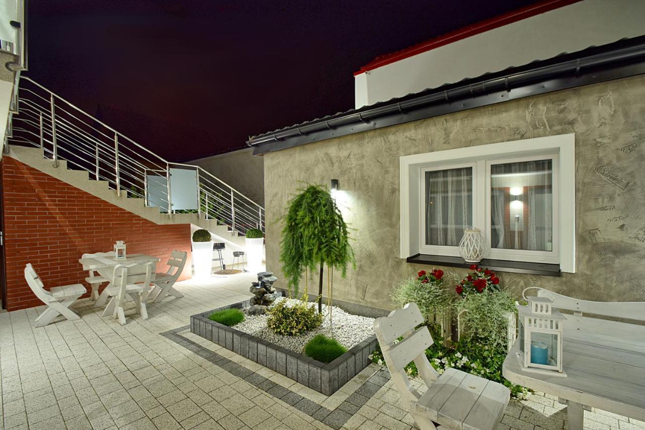 Pokoje Goscinne Zborowski & Wnuki Dzwirzyno Exterior photo